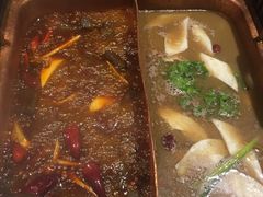 -老牌坊云南鱼豆花火锅(嵩山店)