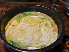-银米·云南传统过桥米线(双廊黑金冠店)