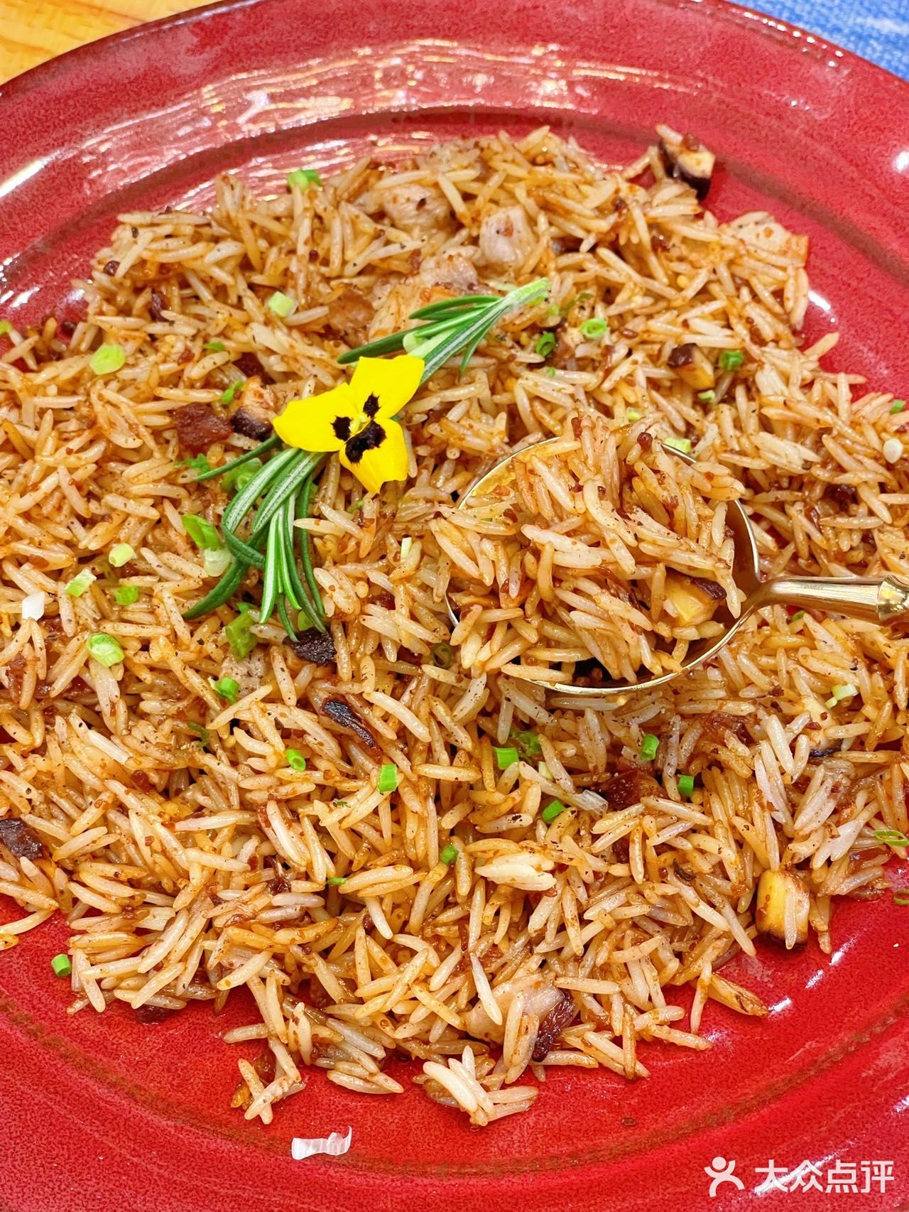 武汉西餐厅推荐|好吃不贵，环境超好的Moon Blue