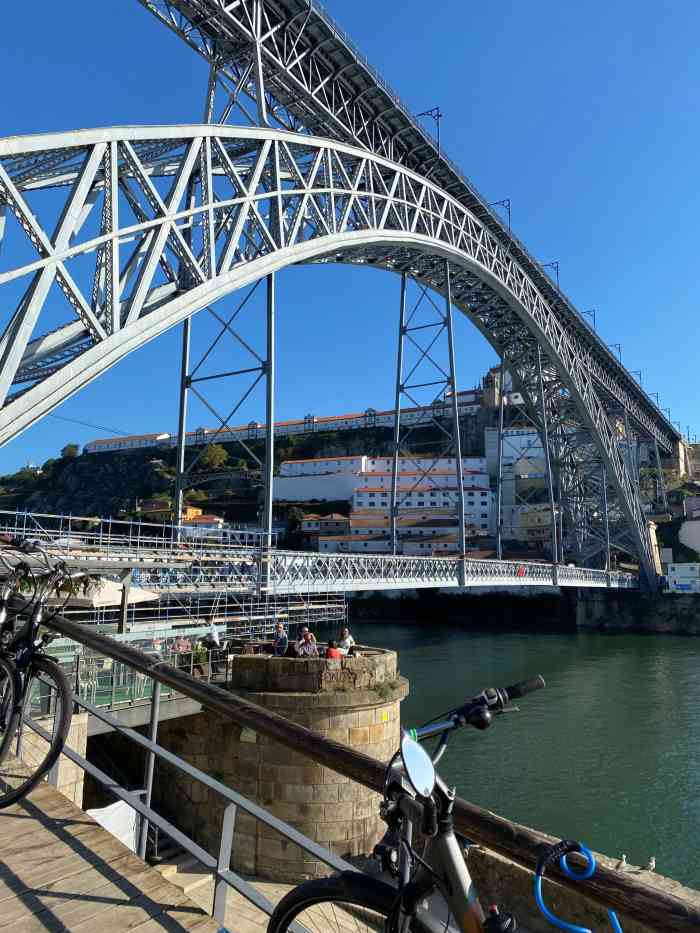 利贝拉码头-"亮点特色:利贝拉码头位于老波尔图城区的中.