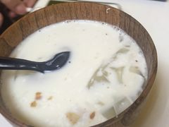 -志龙皇冠吃货椰子铺