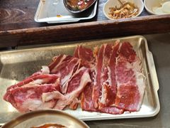-围炉肉舍•炭烤活鳗•丹东海鲜烤肉(步行街店)
