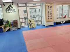 -adidas壹跆运动馆(世纪经贸大厦店)