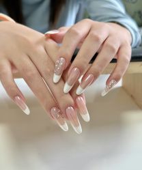 -赢韵美甲美睫瑞士净斑中心