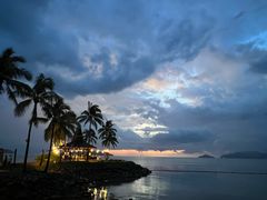 -Sunset Bar(丹绒亚路香格里拉店)