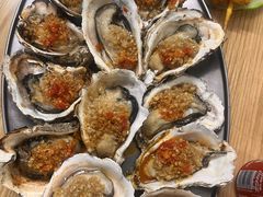 -蚝哥花姐湛江烤生蚝(美丽湾市场店)