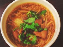 -蓝色招牌小面摊