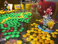 -m豆巧克力世界(上海世茂广场店)