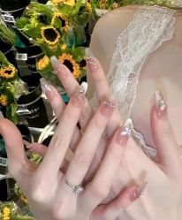 -猪猪女孩日式美睫美甲