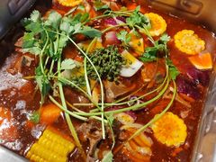 藤椒红油羊蝎子-泽成冰煮羊火锅(中正天街店)