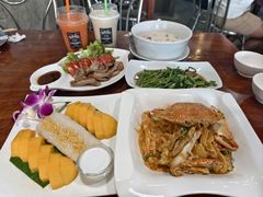 -Dang restaurant (patong phuket)