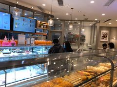 面包甜点陈列柜-面包新语(龙湖·西宸天街店)