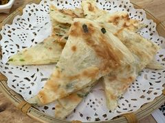 现烤葱油饼-蒙自源小锅米线(金佰利店)