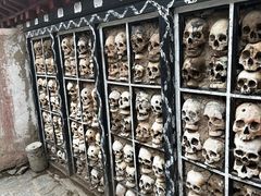 -比如骷髅墙景区