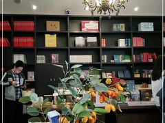 -钟书阁(松江泰晤士小镇店)