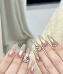 -U3美甲美睫沙龙