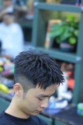 -查尔曼男士理发馆