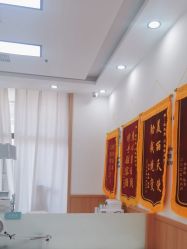 -靓芙泉祛痘.科技美肤连锁