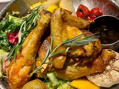 -Mogul Eatery·大亨餐酒馆