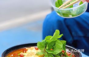 Black Pork Rice Noodles in Copper Pot with Soy Sauce Flavor