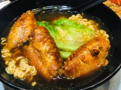 番茄汤底鸡翼出前一丁-华嫂冰室(尖沙咀店)