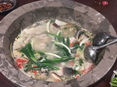 -姚记抚仙湖石锅鱼庄