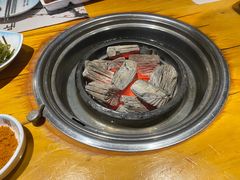 -唯成•韩国炭火烤肉 유성고기