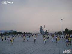 -巴陵广场