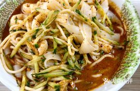 Shenyang's Famous All-in-One Dan Dan Noodles