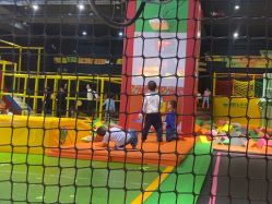 -蹦蹦跳跳(新奥购物中心店)