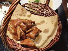 -东口码头·烧鸽子·鱼头泡饼·地方菜(金鹰悦城店)