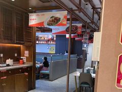 -阿瓦山寨·湘菜现炒·剁椒鱼头王(咸阳总店)