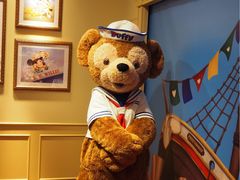 -小镇影院迪士尼小熊Duffy与他的朋友合影地