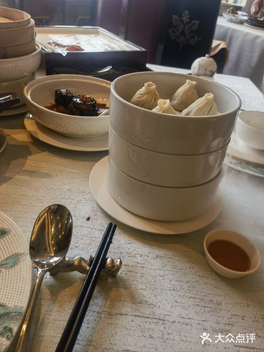 上海和平饭店龙凤厅 Dragon Phoenix上海小笼包图片