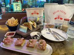 -Famous肥猫墨西哥音乐餐吧(五棵松华熙LIVE店)