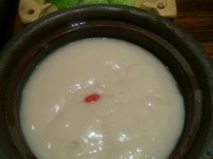 -老牌坊云南鱼豆花火锅(嵩山店)