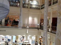 -乐蓬马歇百货公司(Rive Gauche)