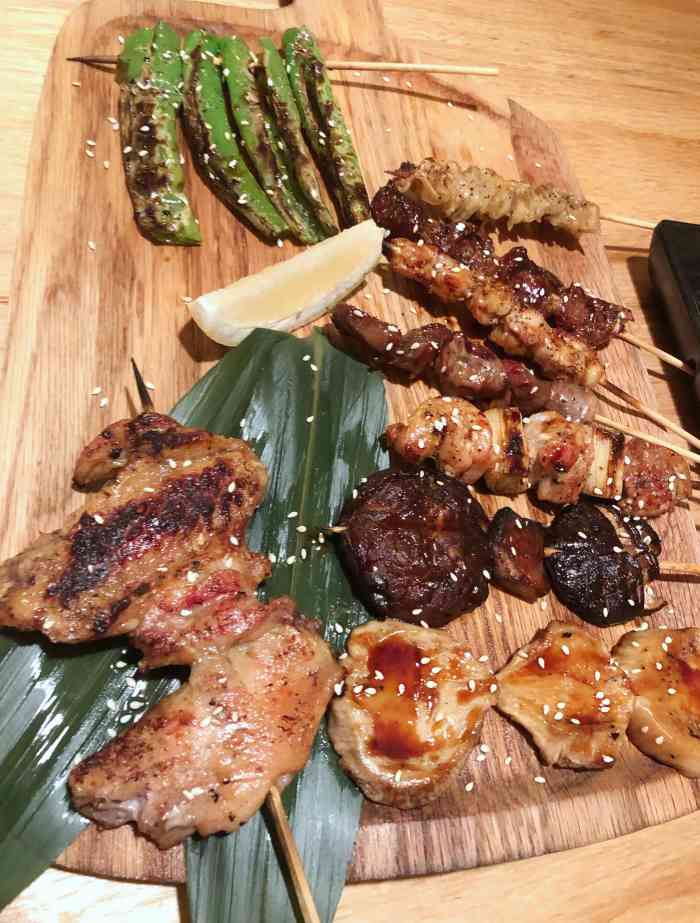 环境不错,包厢很安静.菜品还算丰富,味道也可以,比较实惠.