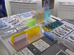 -视野联行眼镜蔡司·依视路官方授权店(顺城店)