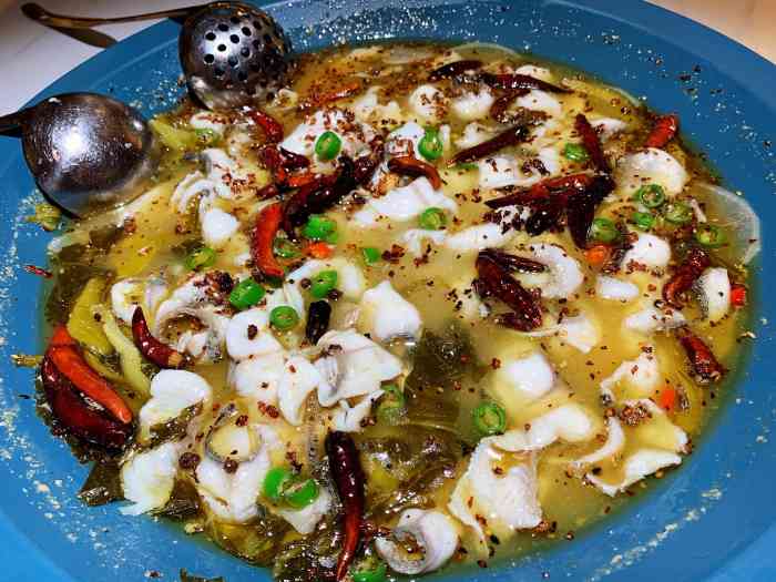 百岁我家·酸菜鱼专门店(梅川步行街店)