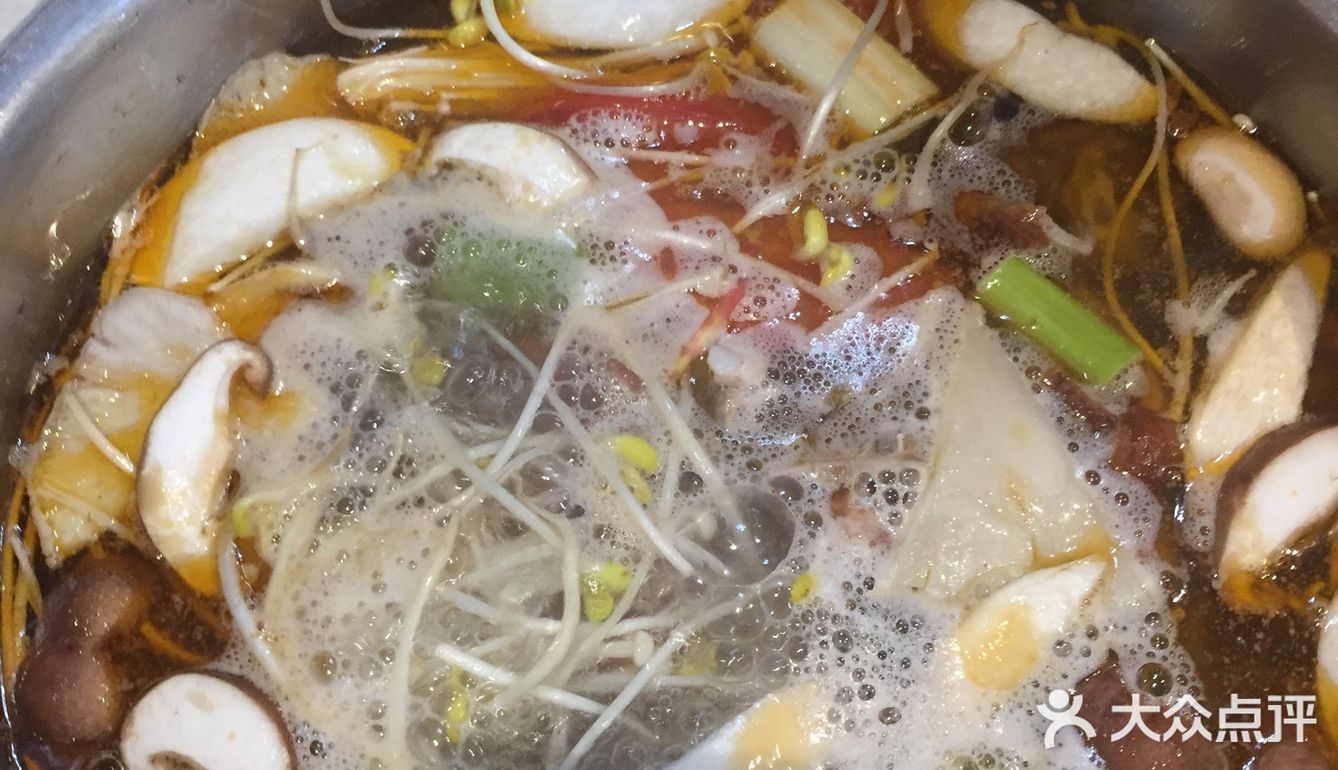 点了一个4-5人餐、有点多没还没有下烫菜就吃饱了