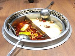 成双锅（清汤+激情）-快乐小羊火锅(河西王府井店)