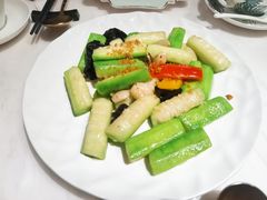 蒜蓉木耳炒海南丝瓜-闻见中国海南菜(K11店)