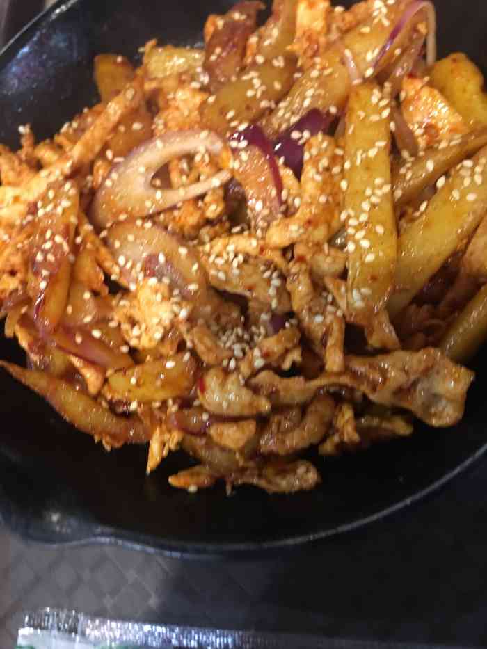千佳惠干锅煎肉饭(科技街店)-"鱼豆腐的味道不错呦,天冷了,饮品从酸梅