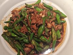 -阿瓦山寨·湘菜现炒·剁椒鱼头王(咸阳总店)