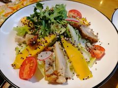 芒果烤鸡藜麦沙拉-MR.ROCKY洛奇先生RESTAURANT&BAR(宝安壹方城店)
