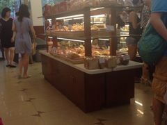 面包甜点陈列柜-红宝石·鲜奶小方·海派西点房(丰庄店)