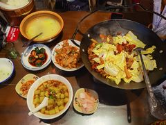 -富正毅三下锅·湘西韵味(天门山索道店)
