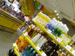 -咻啵翔翔零食基地(万达广场店)