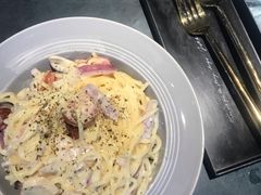 奶油罗勒烤肠意面-慢象咖啡(台江店)